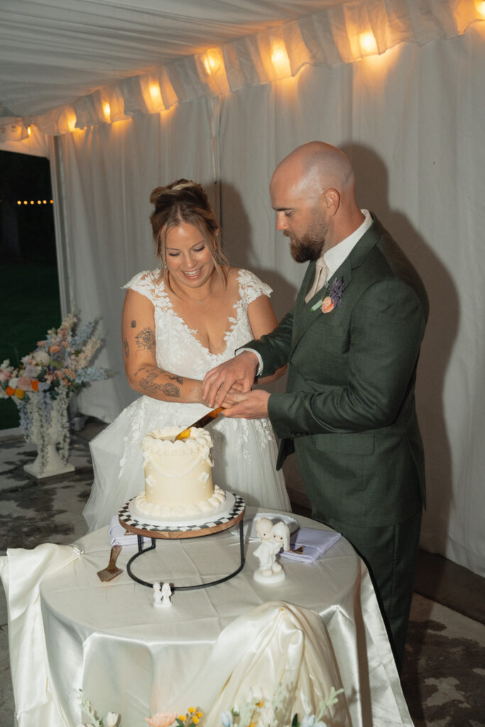 Natural Couples Posing from an Idaho Pacific Northwest Wedding & Elopement Photographer.